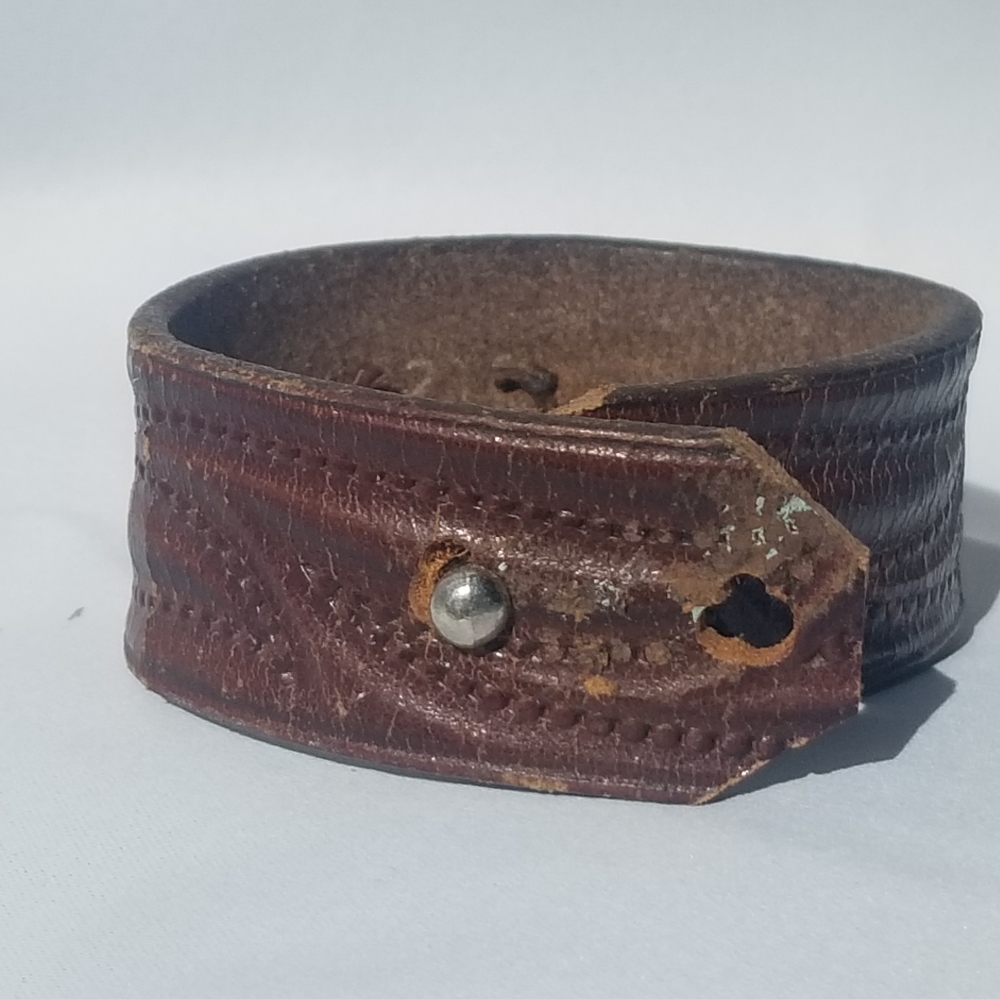 Leather cuff bracelets - Picture 9 of 10